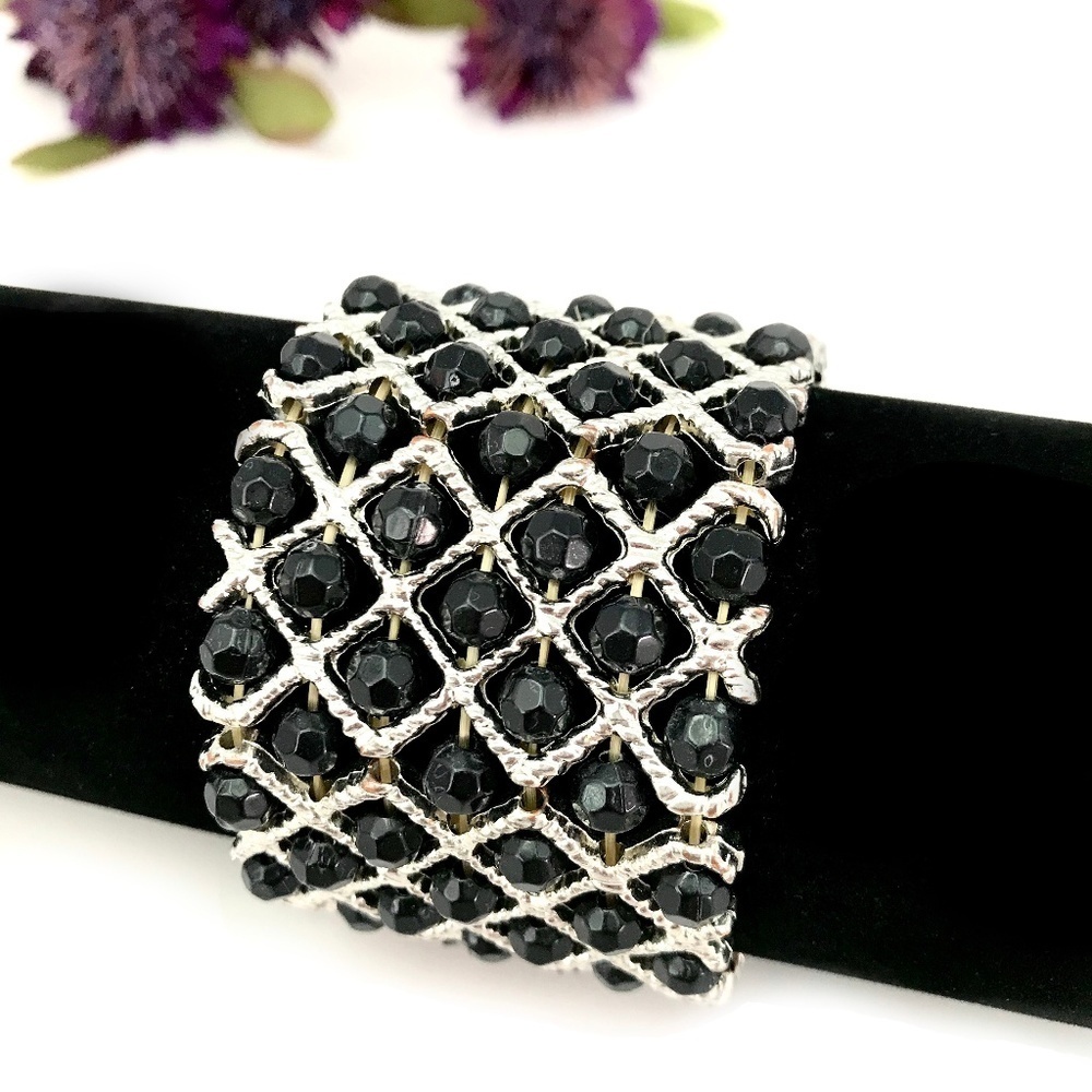 Black Beaded Stretchy Bracelet​​